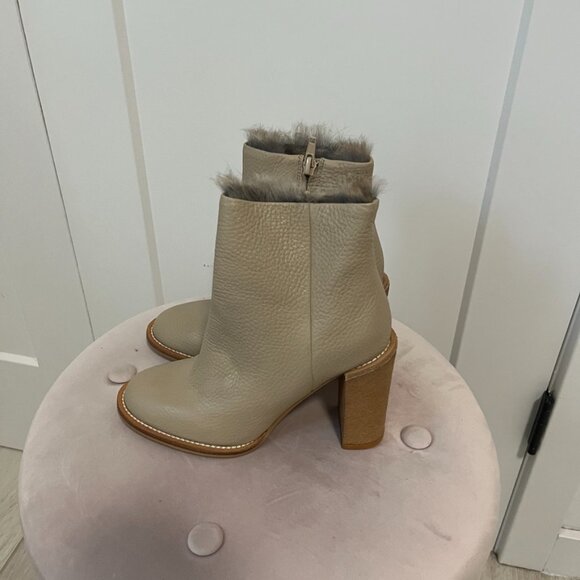 See By Chloe Faux Fur Lined Leather Ankle Booties Size 35 - Picture 2 of 5